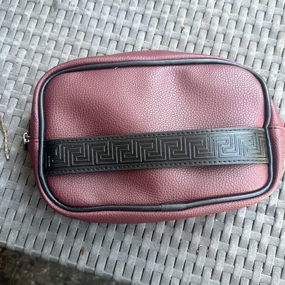 Versace - Picture 3 of 3